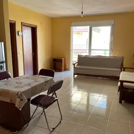 Saranda Apartament * ساراندا
