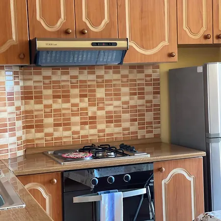 Saranda Apartament شقة *