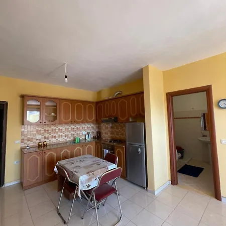 Saranda Apartament شقة *